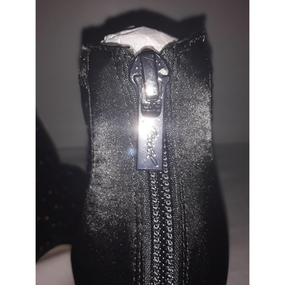 NWOB Jewel Badgley Mischka MARGARITA Jewel Studded Ankle Bootie 9.5M - Picture 6 of 11